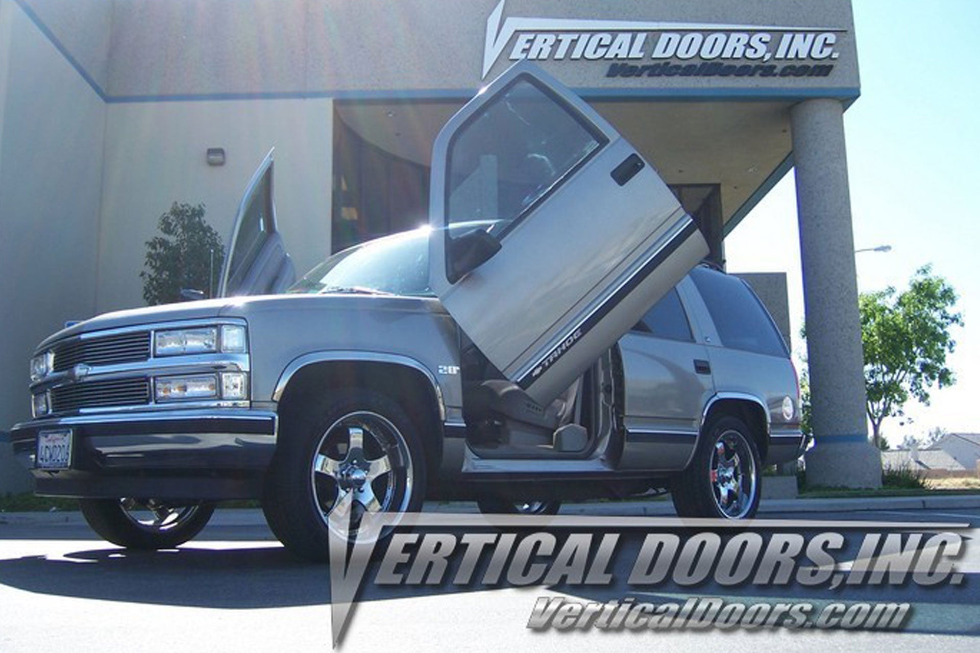 Vertical doors kit compatible Chevrolet Tahoe 2000-2006