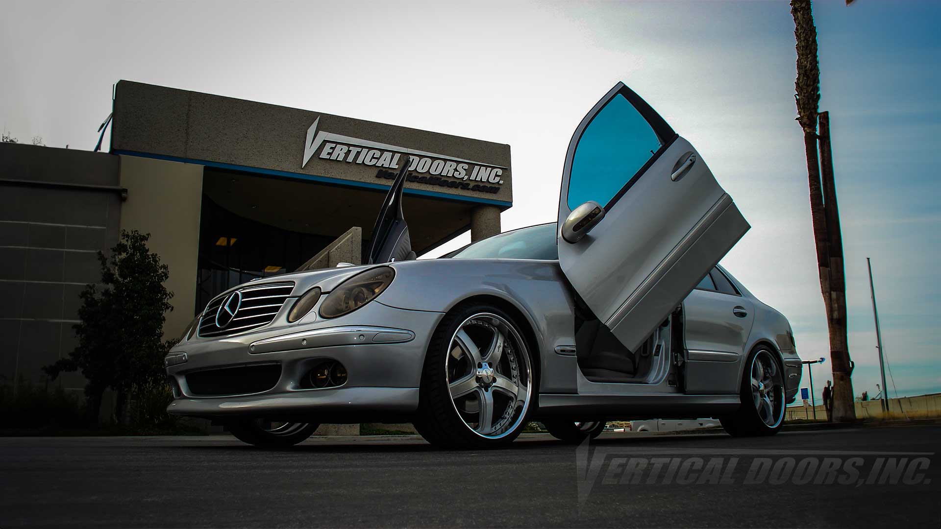 Vertical doors kit compatible Mercedes E-Class 2003-2009 special order kit